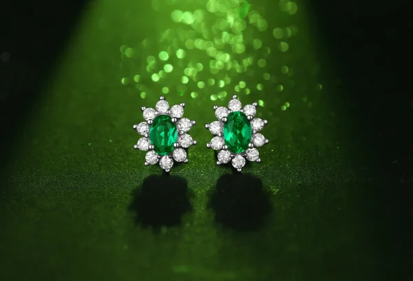 Yulaili Wholesale Quality Emerald Eardrop Cut Colombia Emeralds Stone Earrings Simple Elegant Real Emerald Clavicle Ear Stud - Image 5